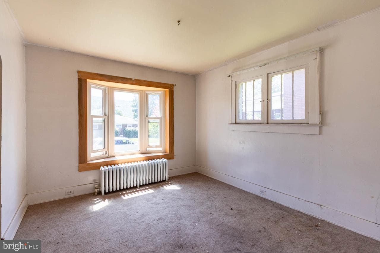 706 5th Street E photo 6