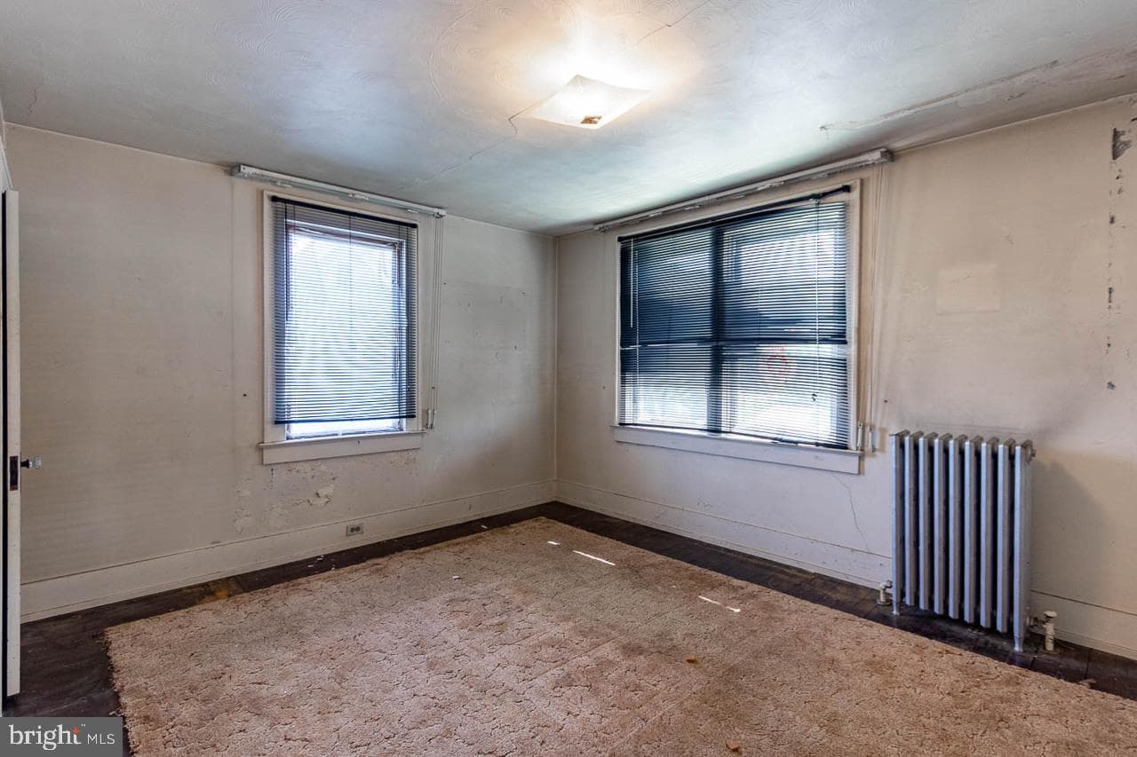 706 5th Street E photo 9