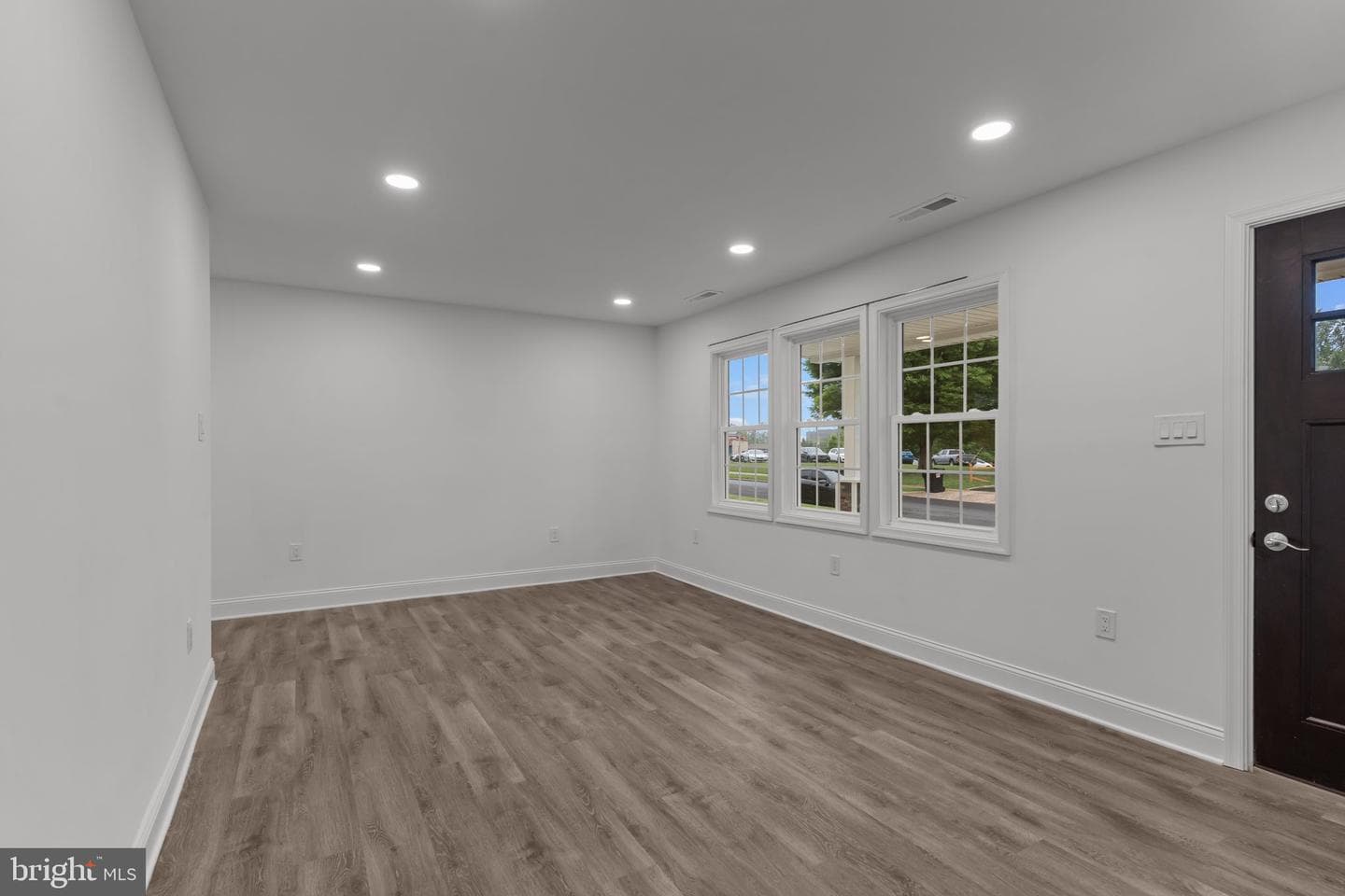 2764 Bellview Drive photo 4