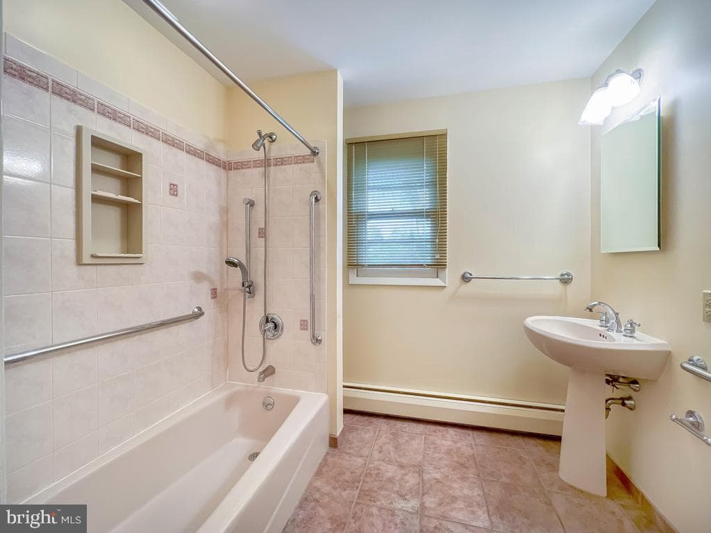 720 Adams Avenue photo 12