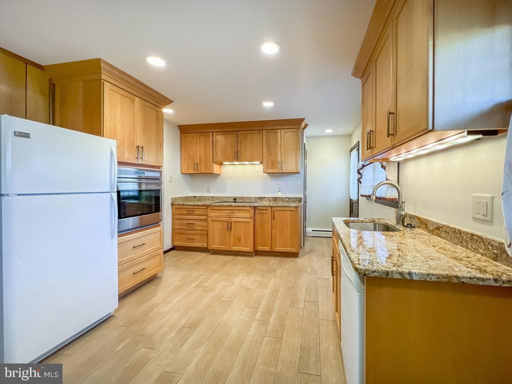 720 Adams Avenue photo 6