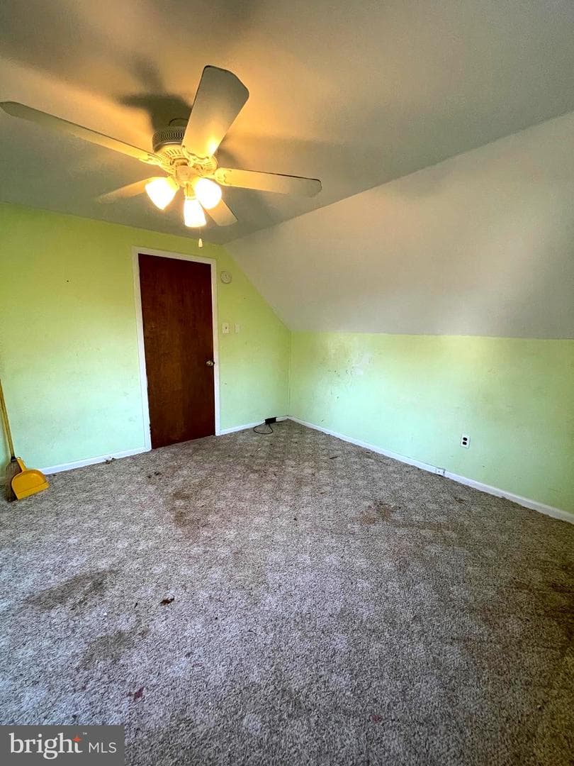 1090 Buttonwood Avenue photo 18