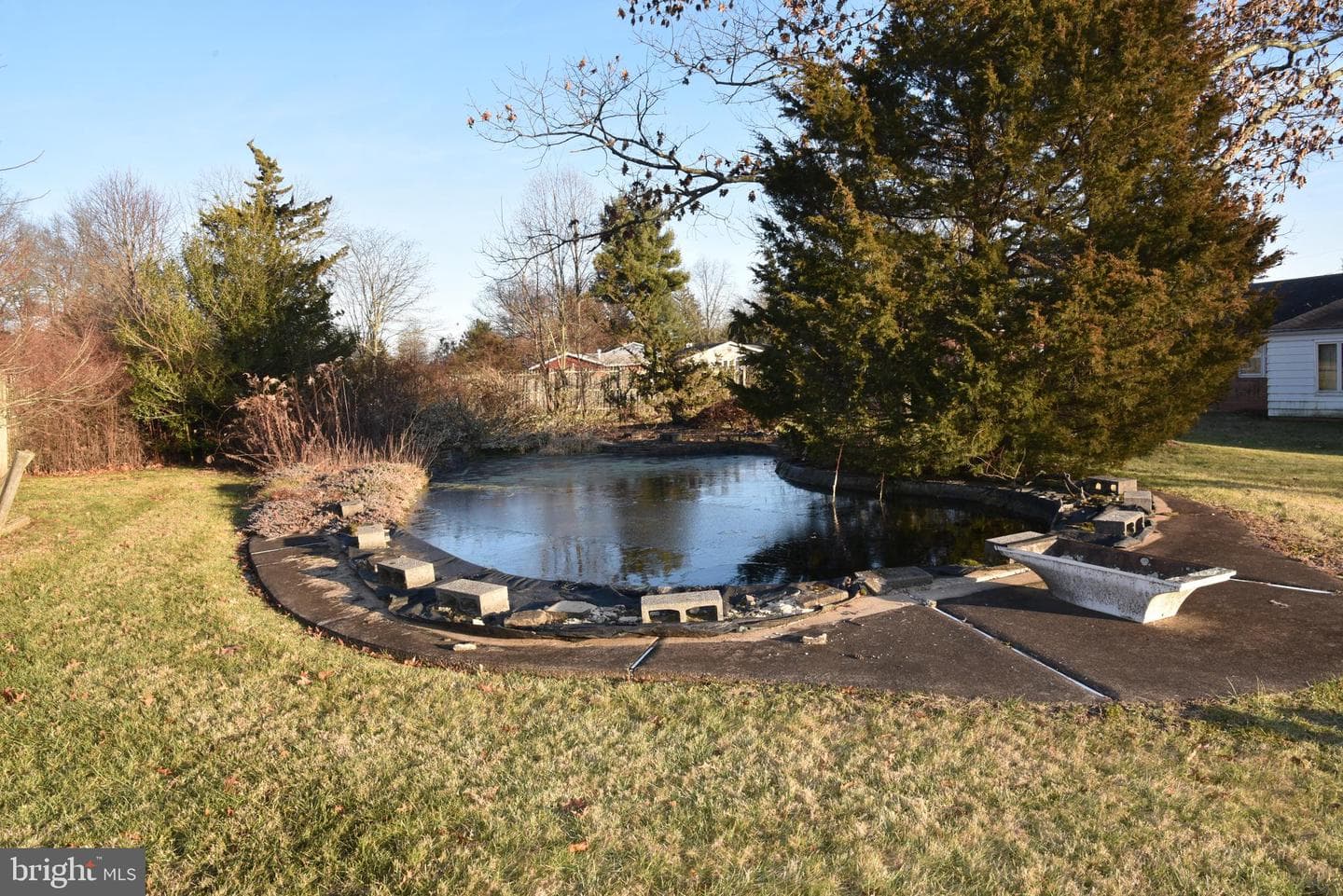 2370 Hillcrest Road photo 4