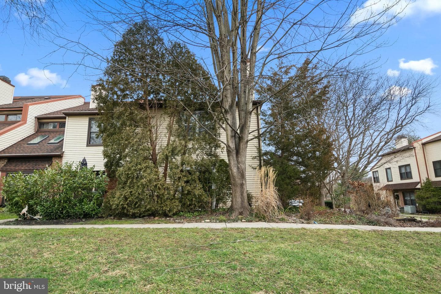 72 Heather Court photo 16