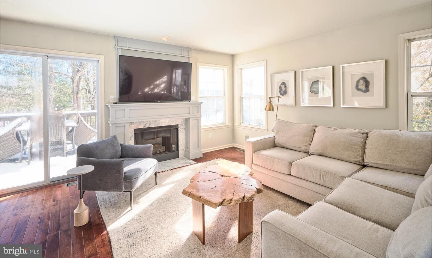 4690 Bradley Court photo 4