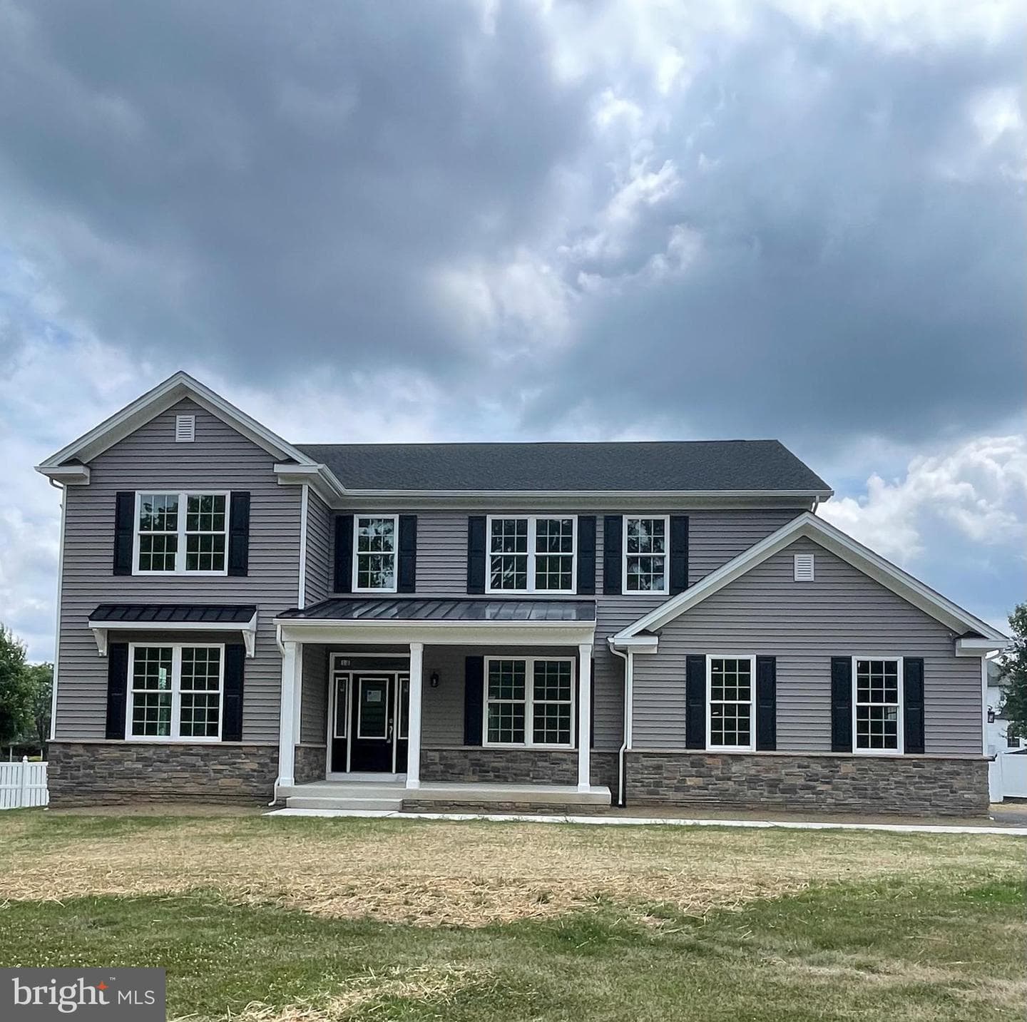 2244 Forest Glen Drive photo 2