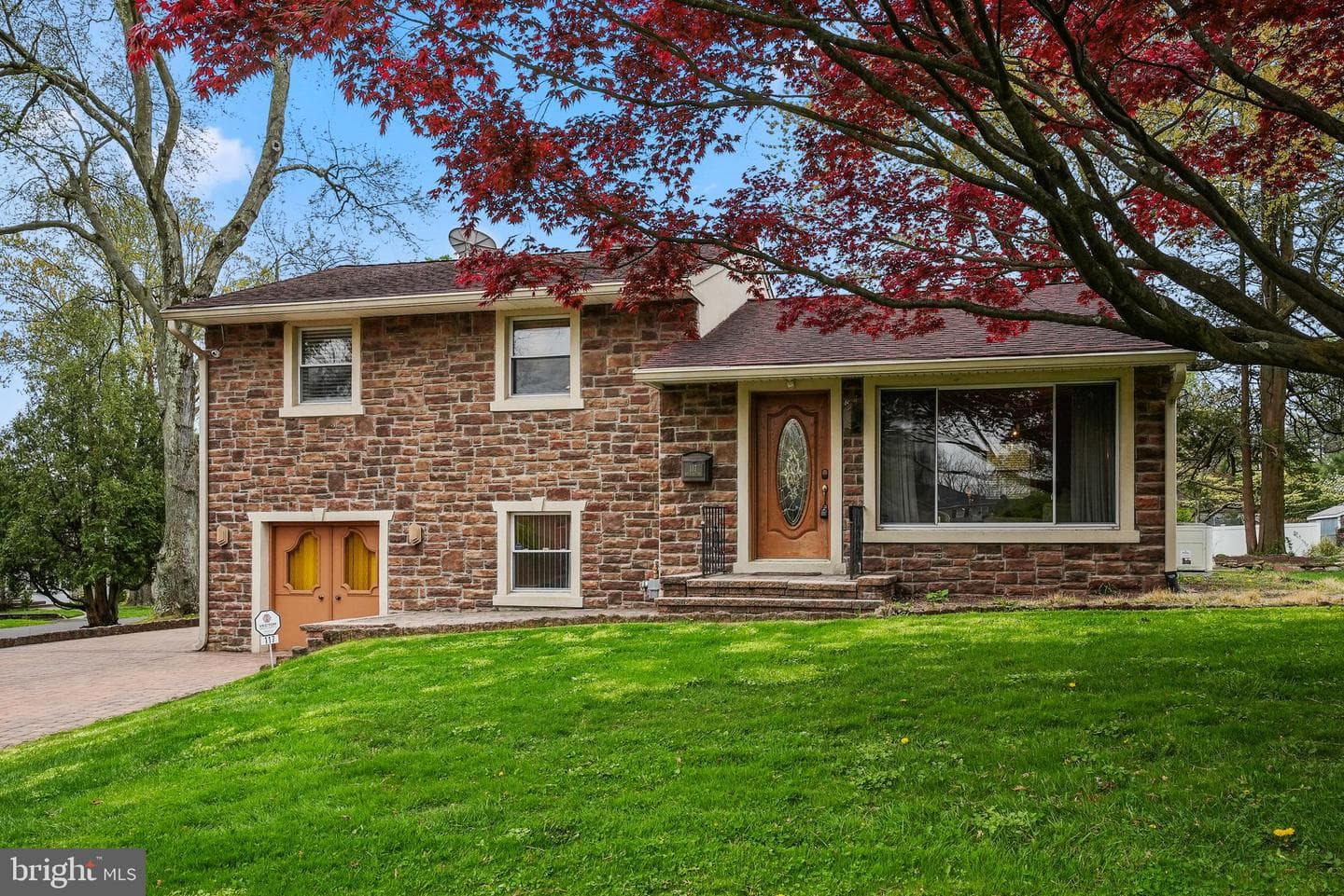 117 Delwhit Drive photo 3