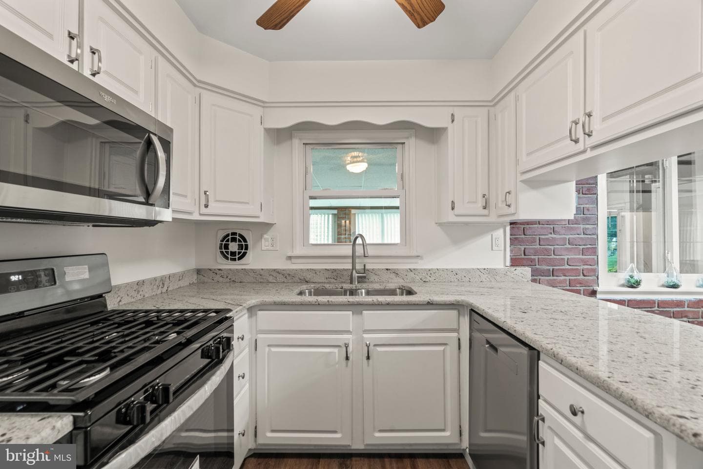 1838 Roan Drive photo 11