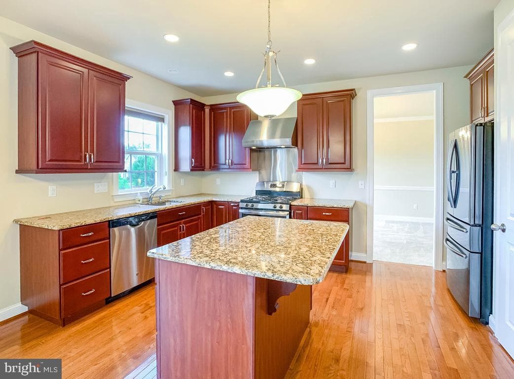 5 Emerson Court photo 3