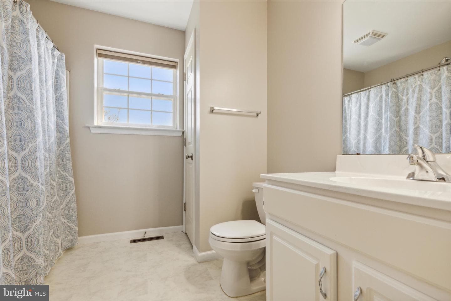 2121 Claymont Drive photo 17
