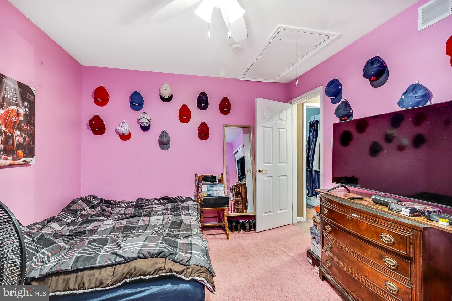 1906 Colonial Drive photo 20