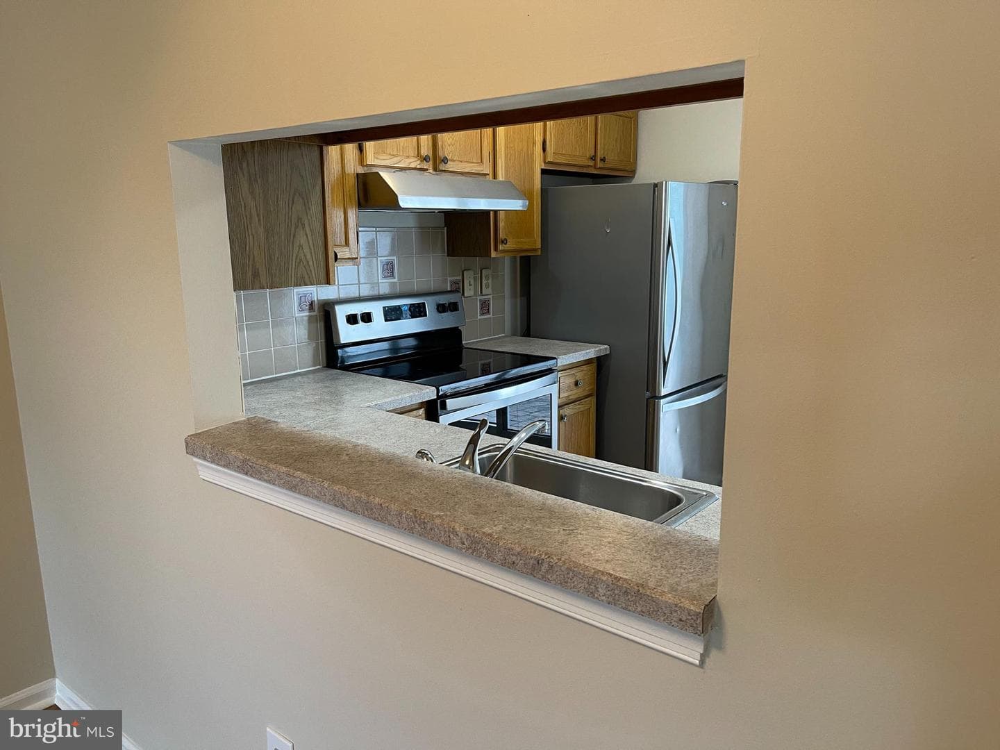 33 Eaton Court #130 photo 8