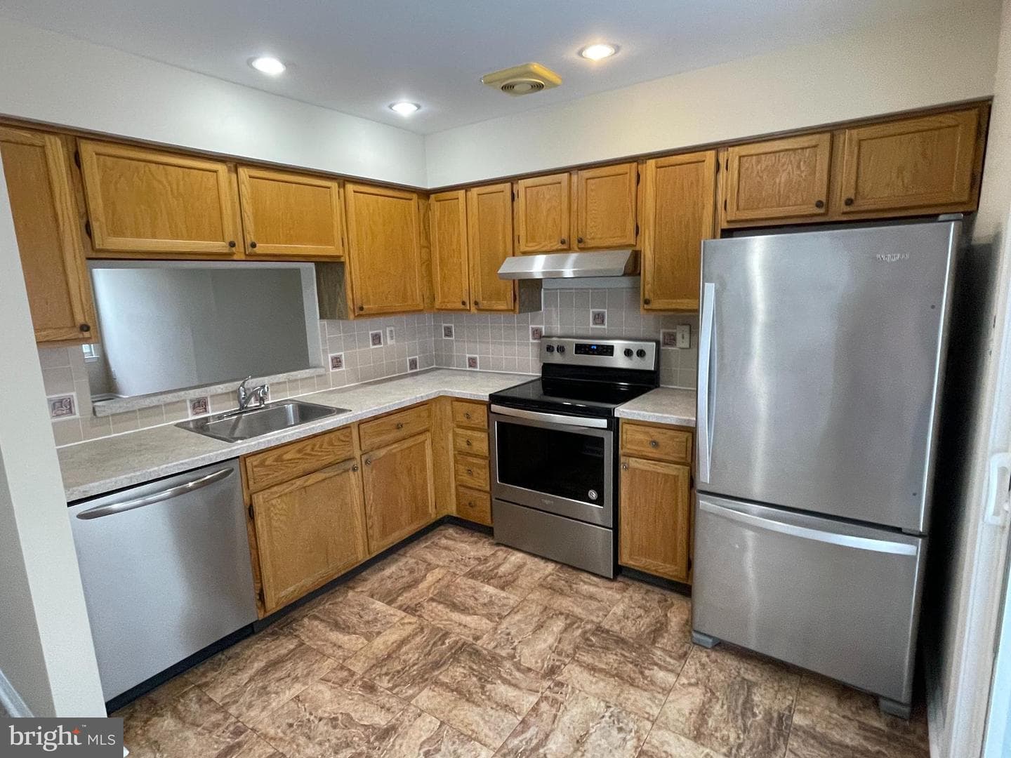 33 Eaton Court #130 photo 9