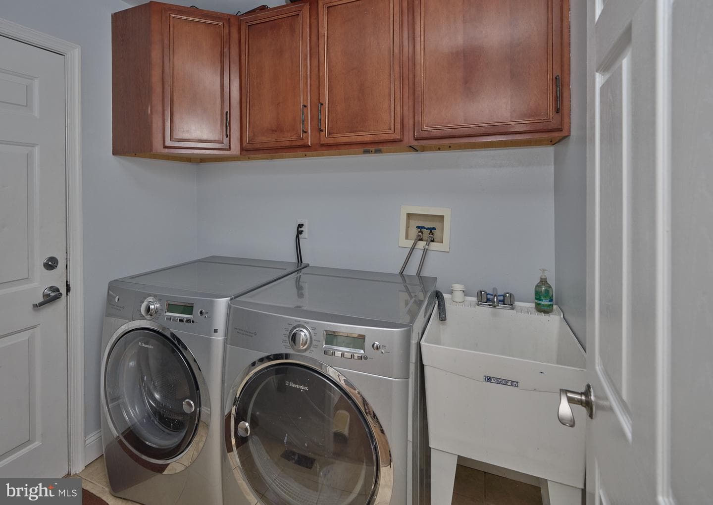 125 Riverwoods Drive photo 15
