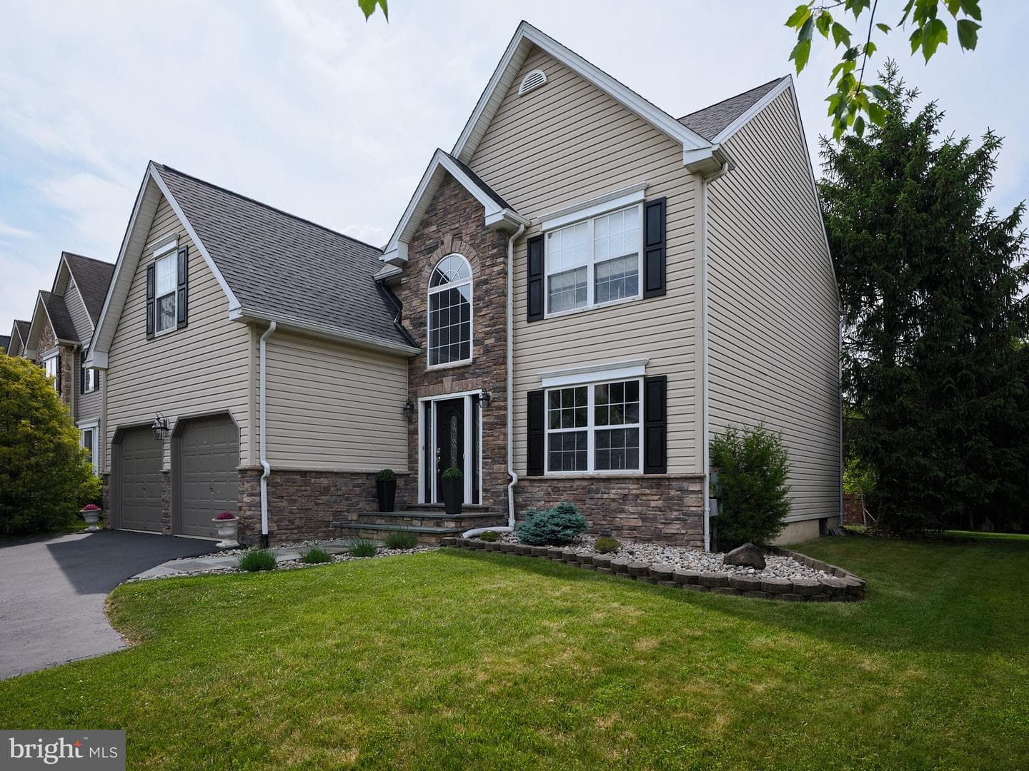 125 Riverwoods Drive photo 36