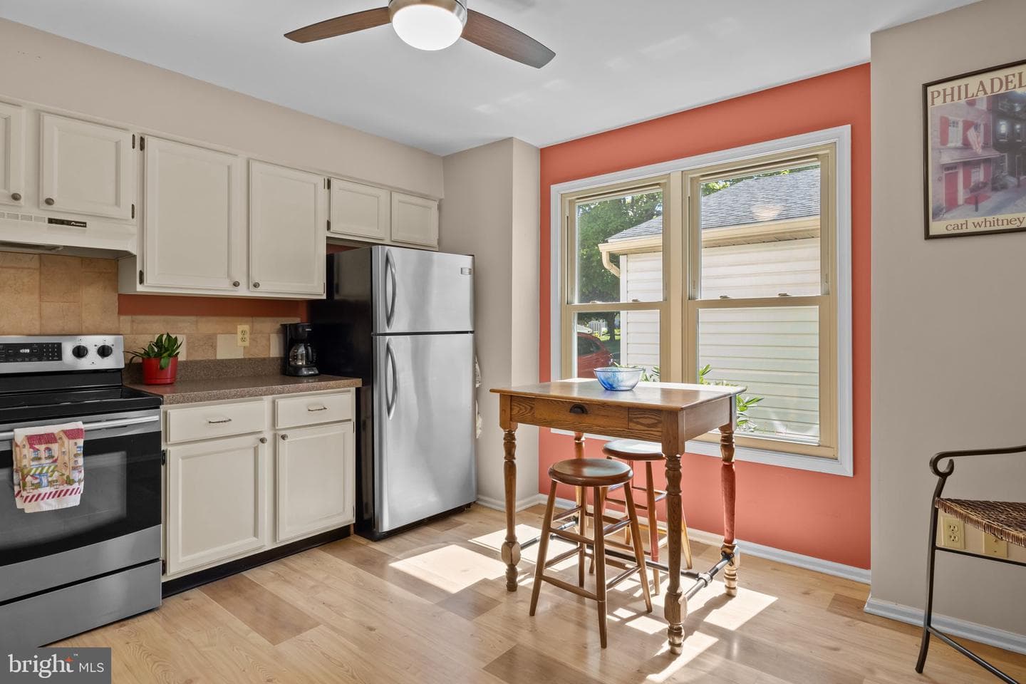 242 Inverness Circle photo 4