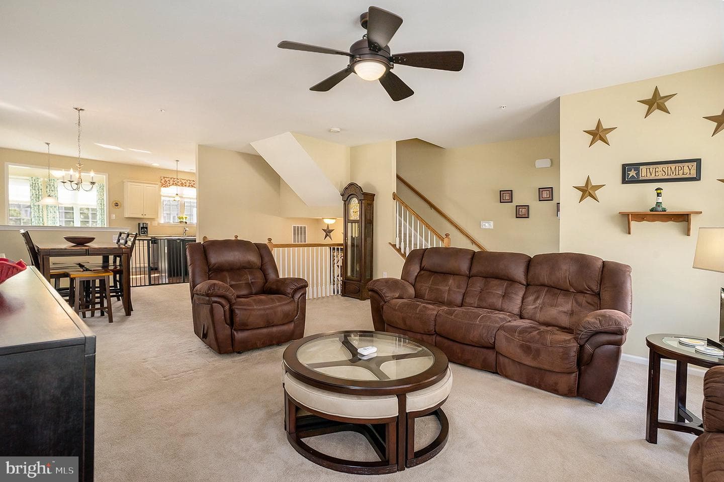 305 Van Artsdalen Court photo 9