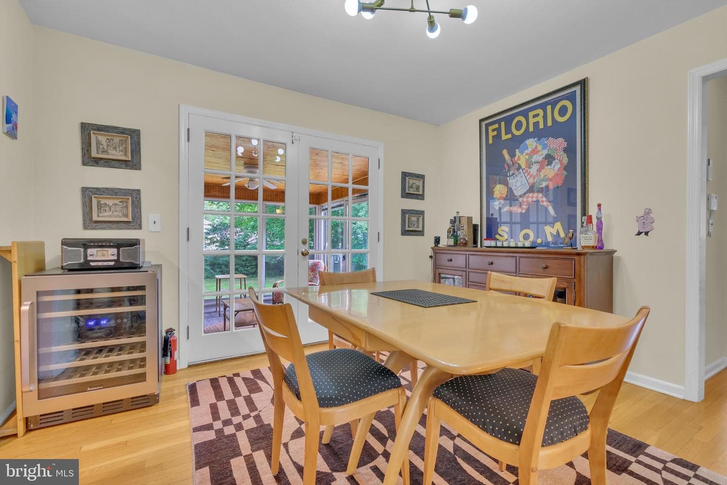 860 Queens Drive photo 18