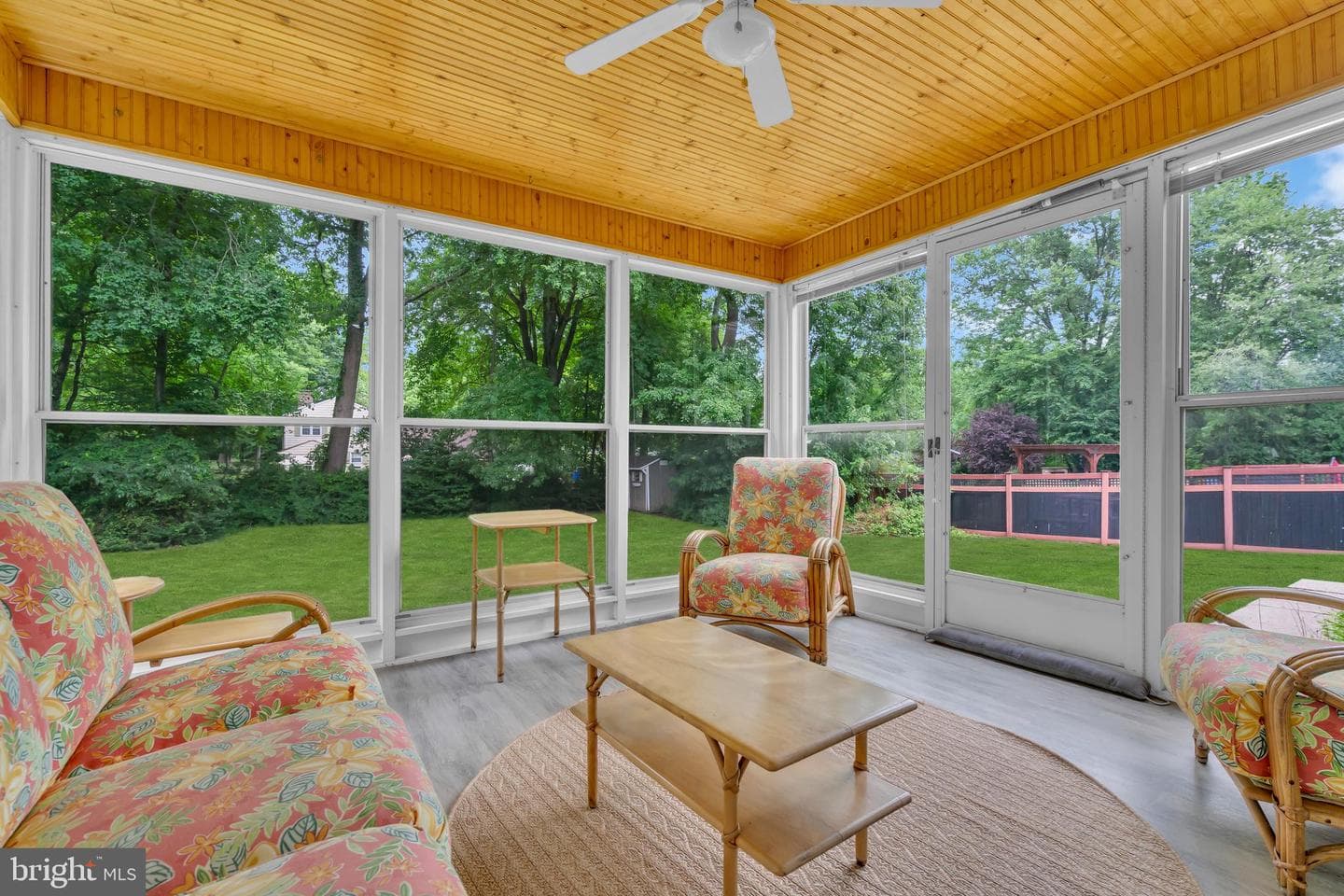 860 Queens Drive photo 23