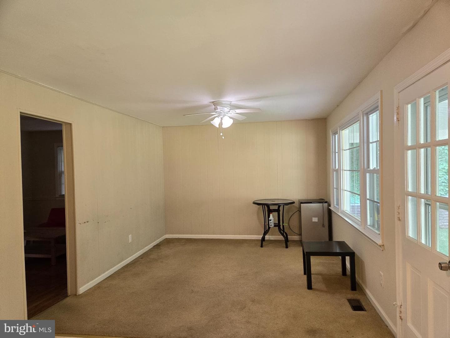 584 Lowell Road photo 4