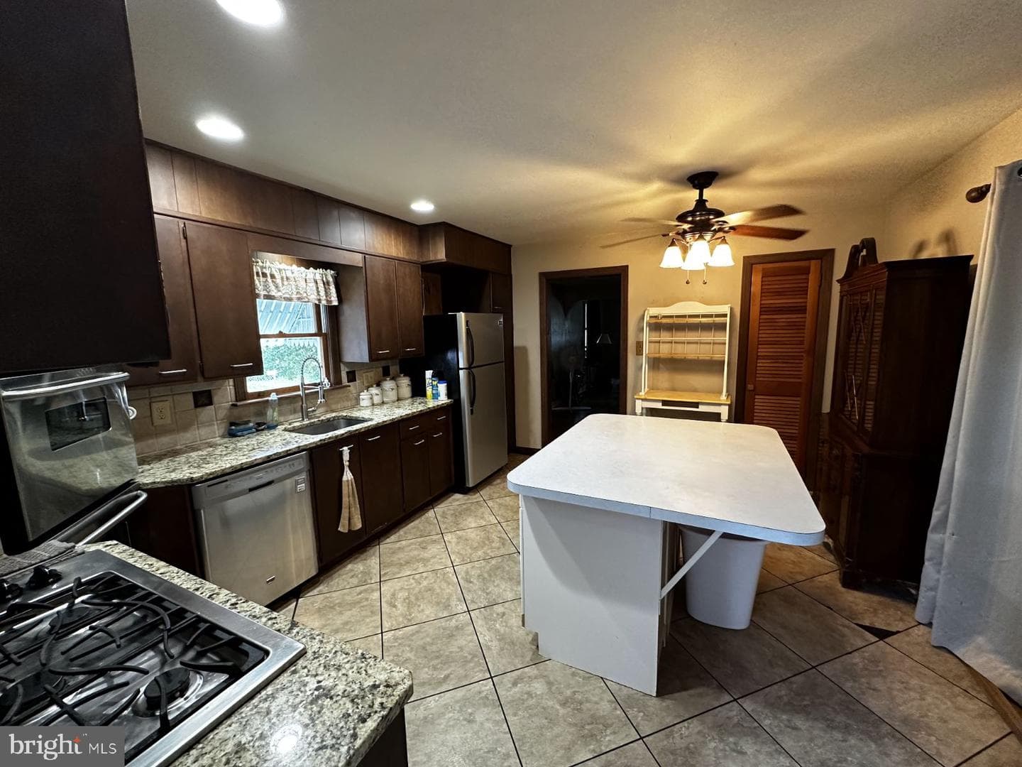 625 W Callowhill Street photo 2