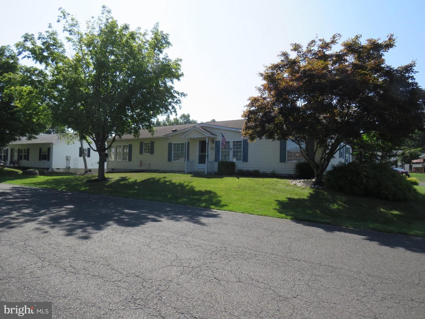 184 Hummingbird Court S photo 2