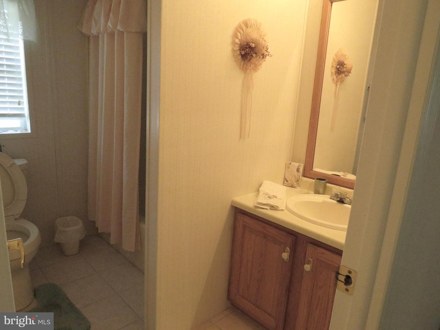 184 Hummingbird Court S photo 32