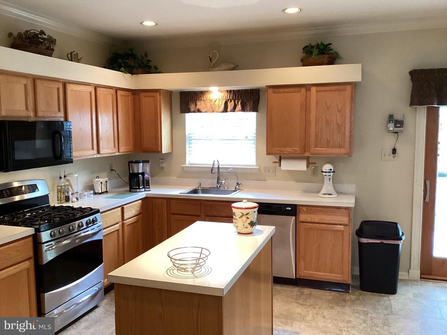 1832 Heritage Drive photo 14