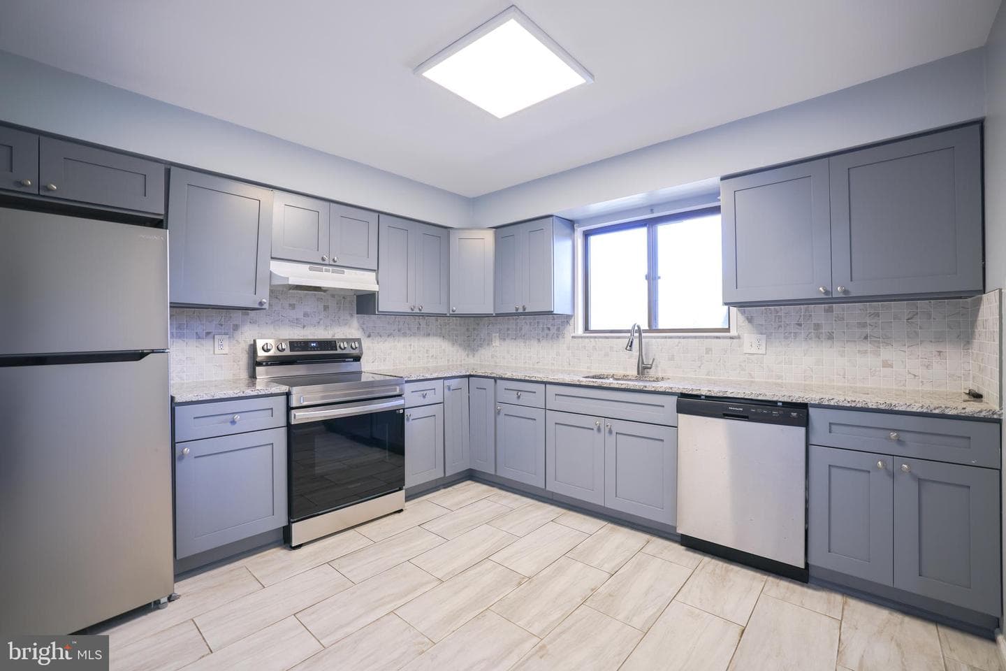 150 Knox Court photo 4
