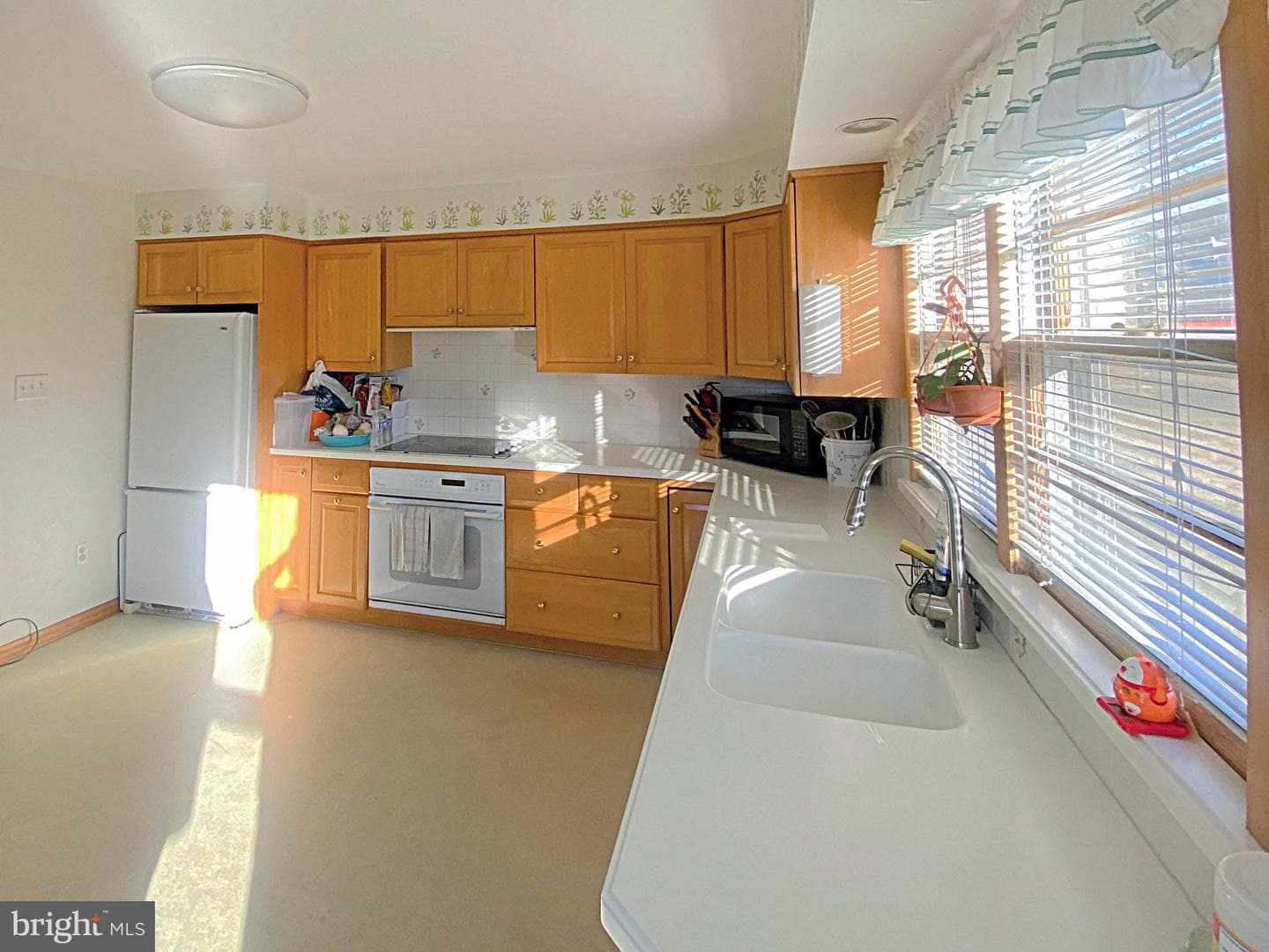 272 Hilltop Road photo 8
