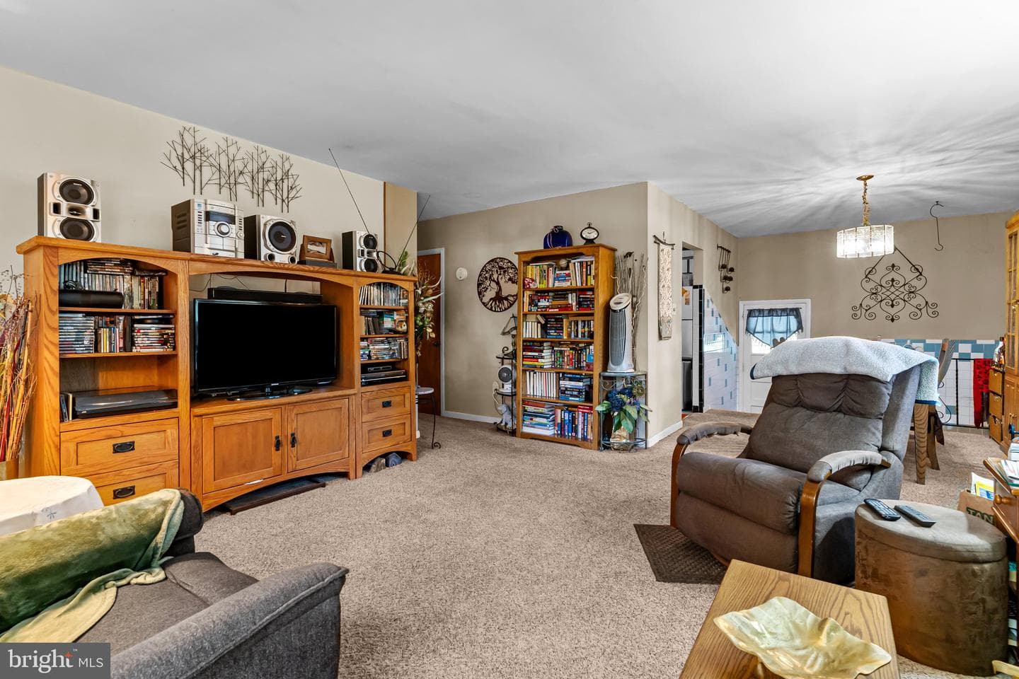 612 S Chubb Drive photo 4