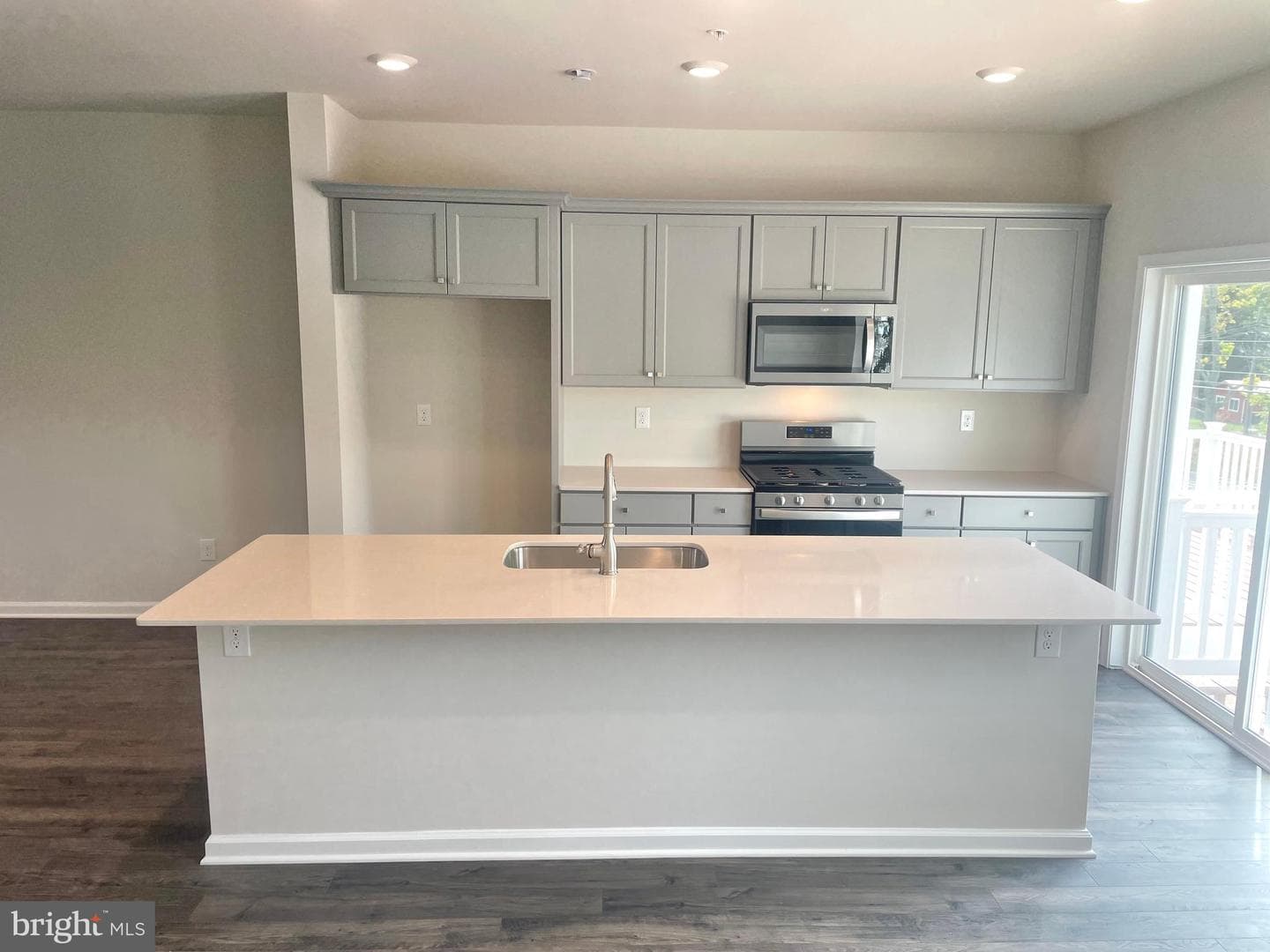 120 Bell Court photo 3
