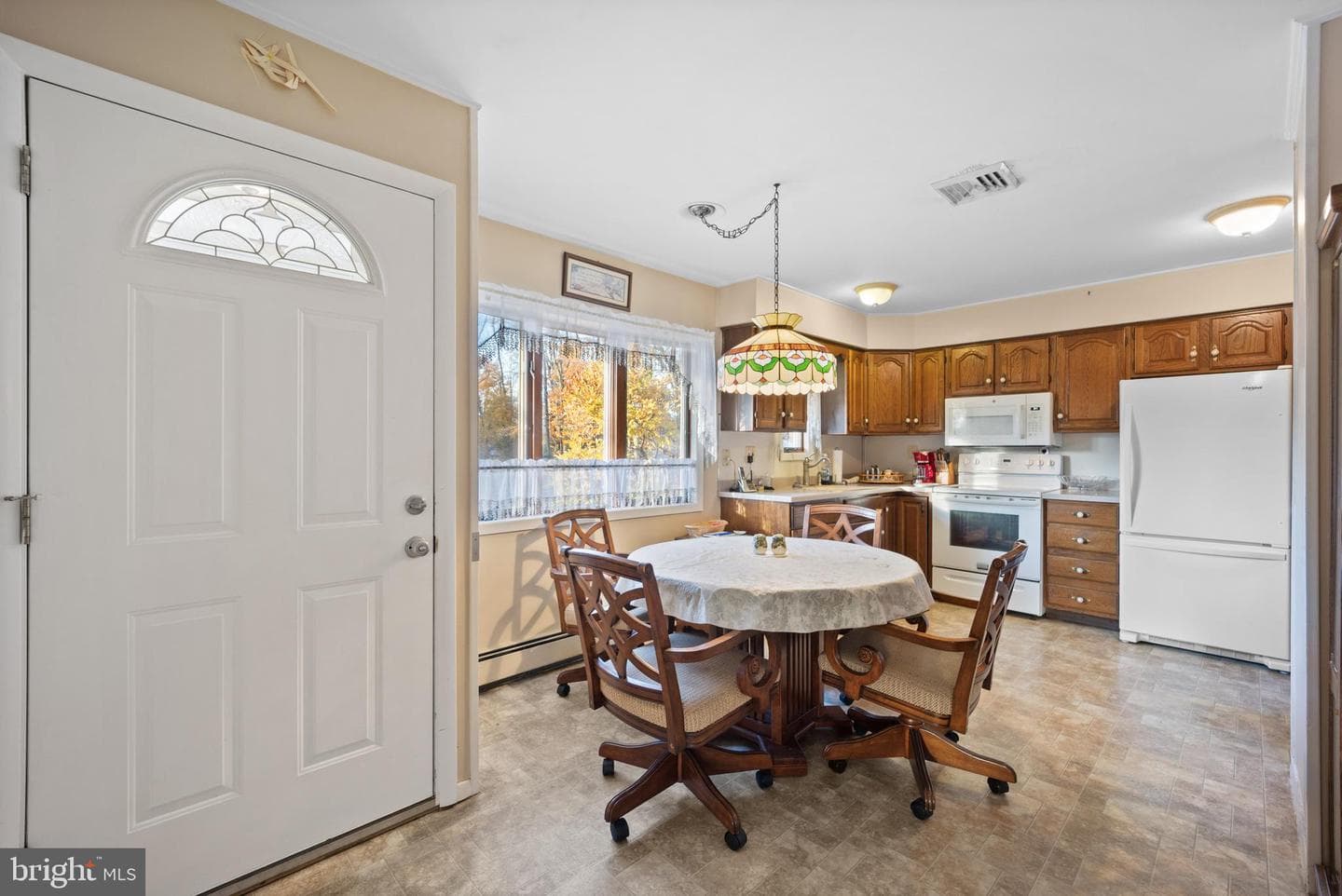 147 Willow Drive photo 2