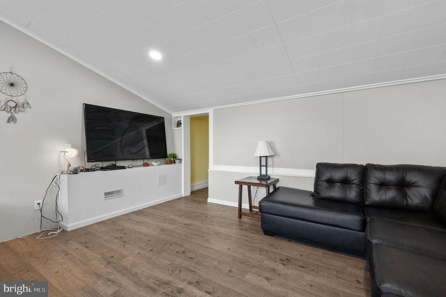20 W Myrtle Avenue photo 16