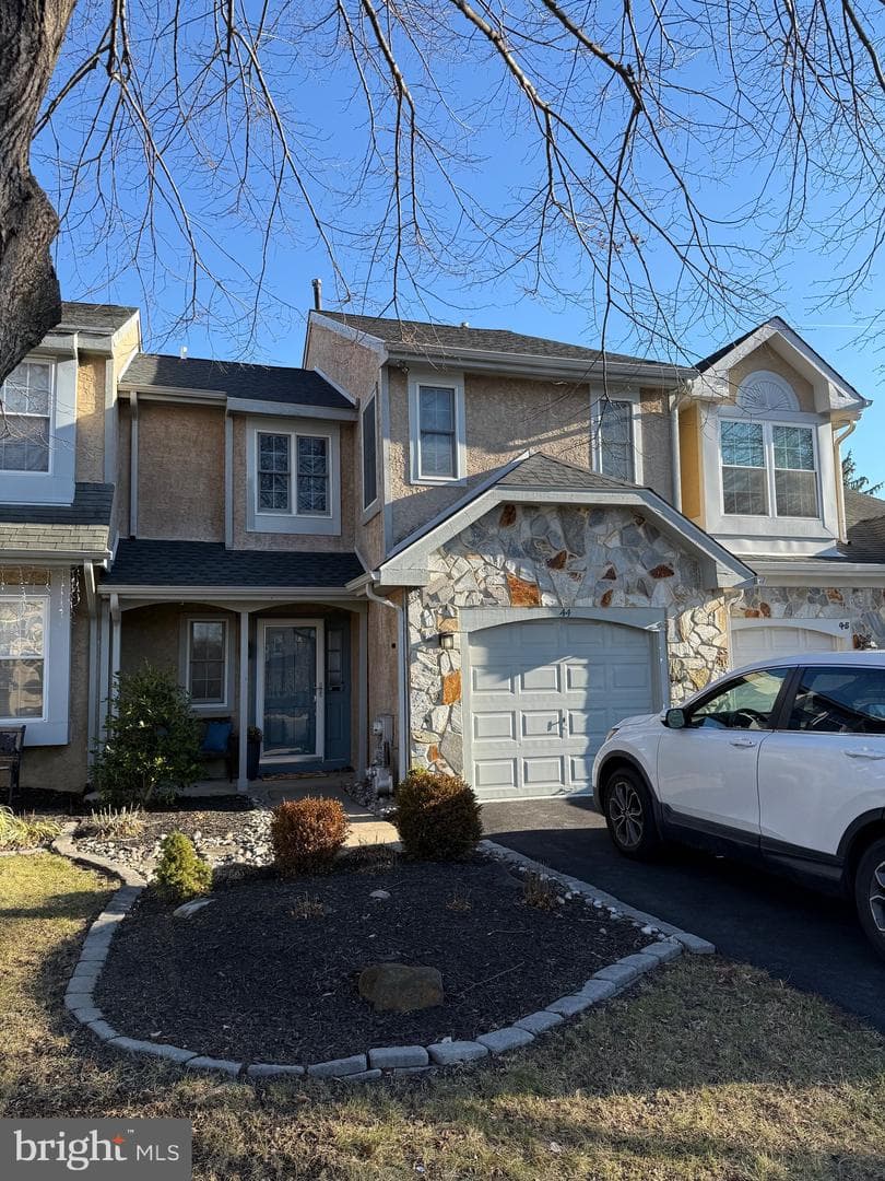 44 Redwood Lane photo 1