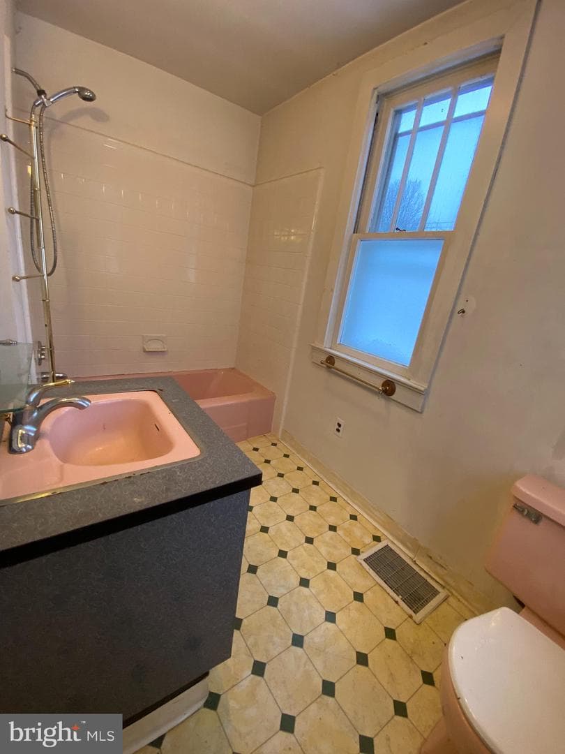 202 Catherine Street photo 19