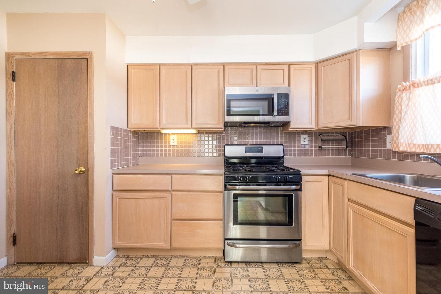 1017 Birch Road photo 13