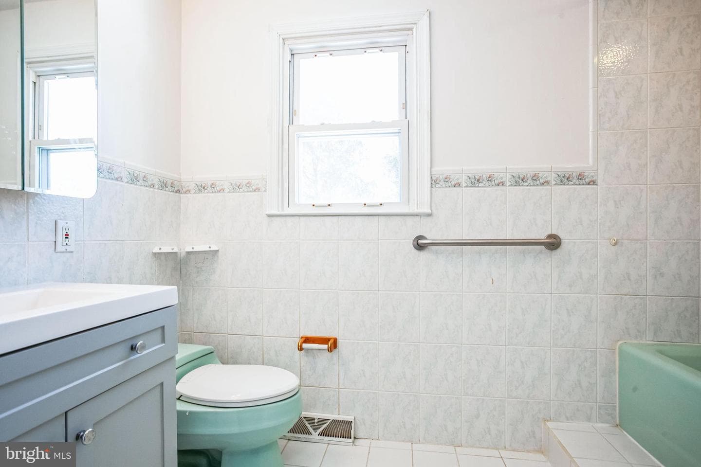 456 Hogeland Road photo 20