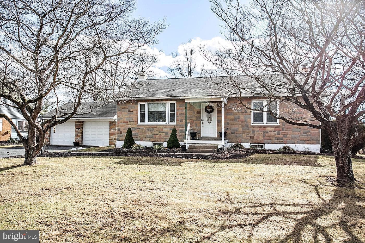 2505 Hillcrest Road photo 2