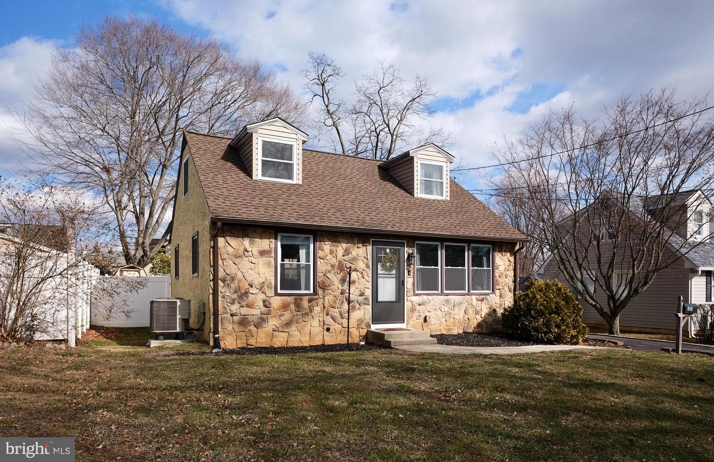 516 Avenue C photo 1