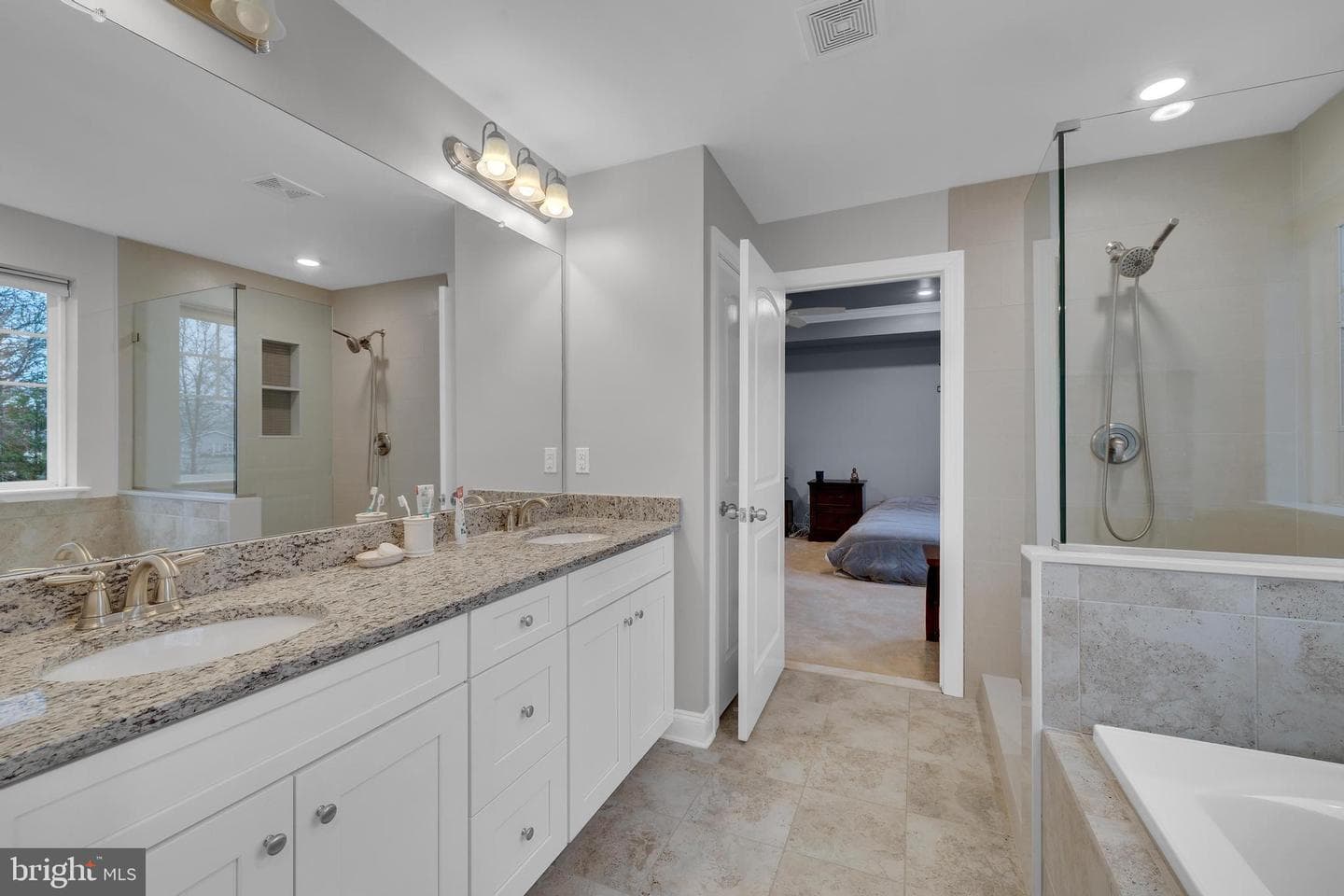 421 Juliana Way photo 23