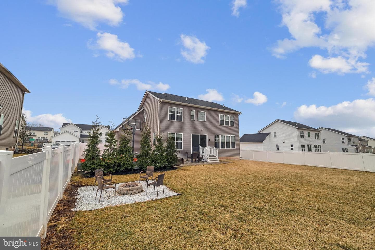 421 Juliana Way photo 32