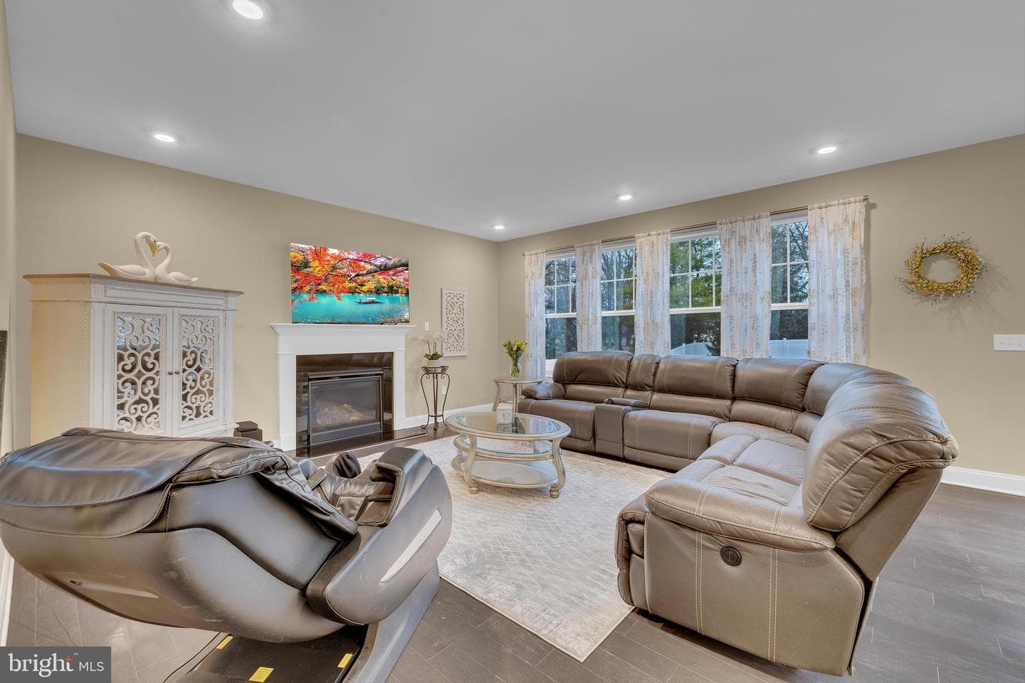 421 Juliana Way photo 8