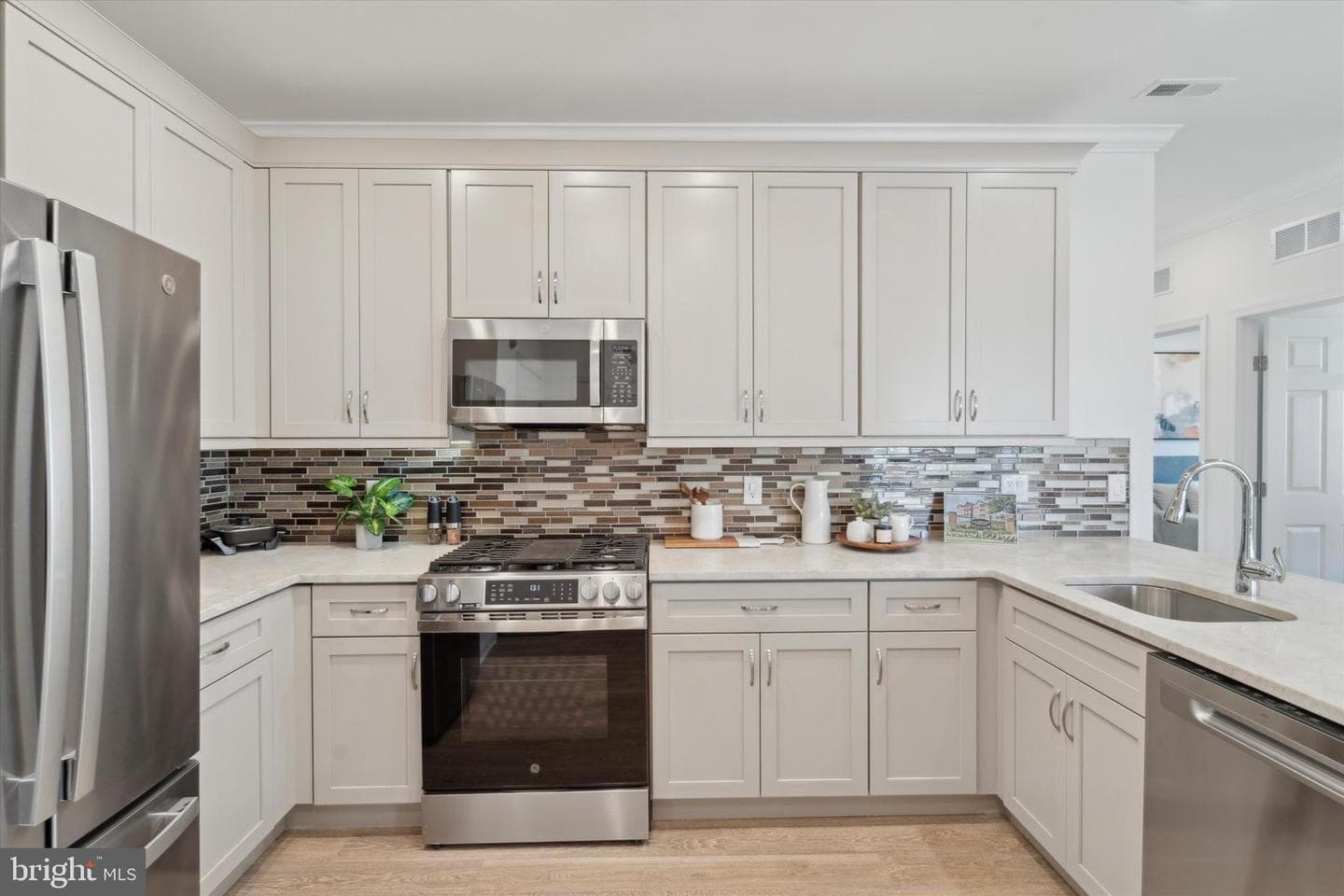 16344 River View Court photo 4