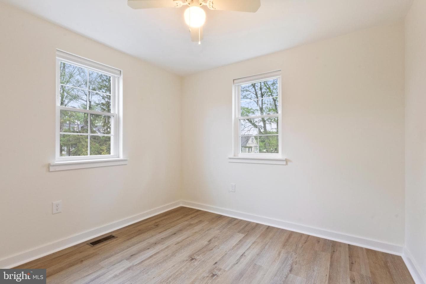 2112 Elm Avenue photo 29
