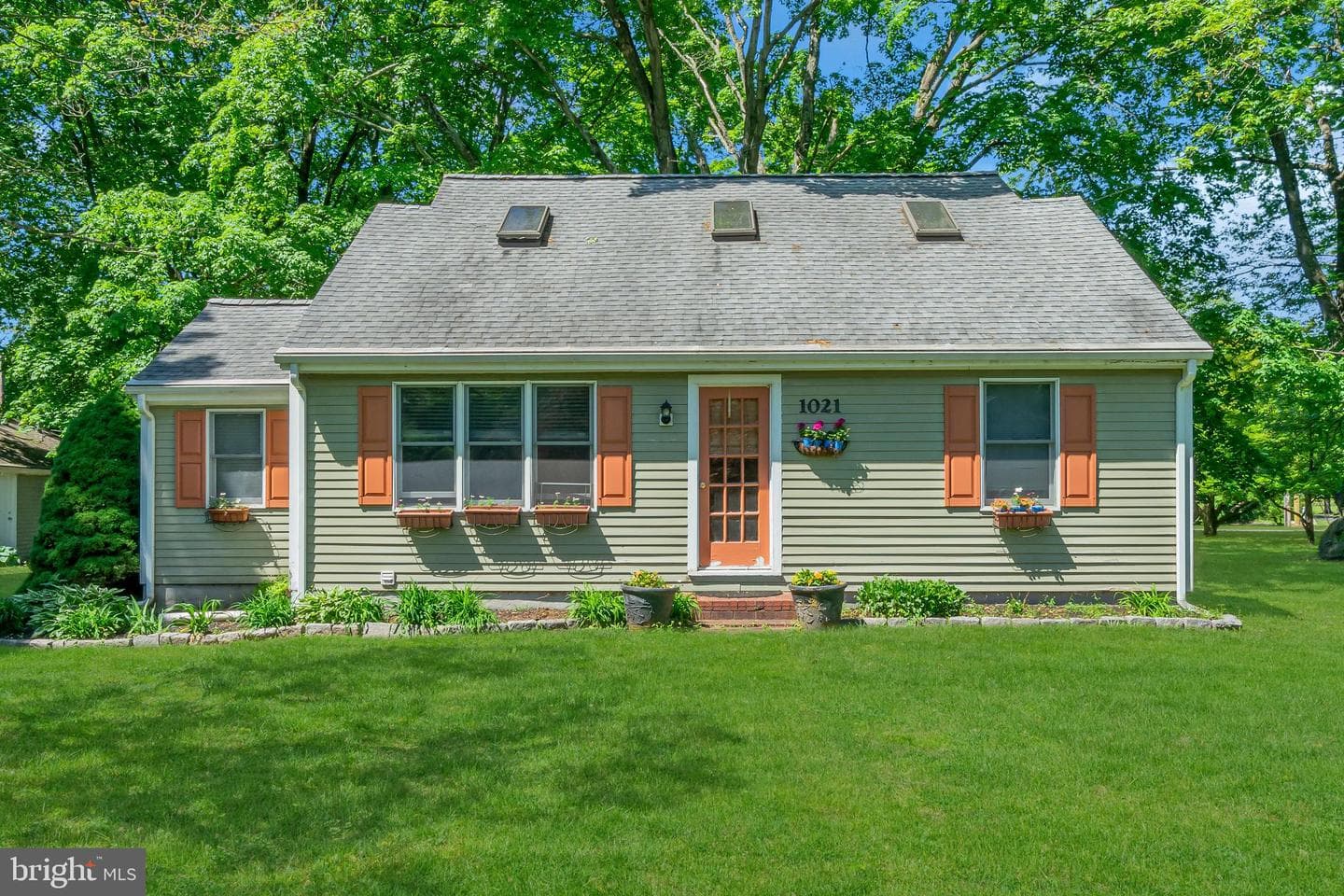 1021 Swayze Avenue photo 1