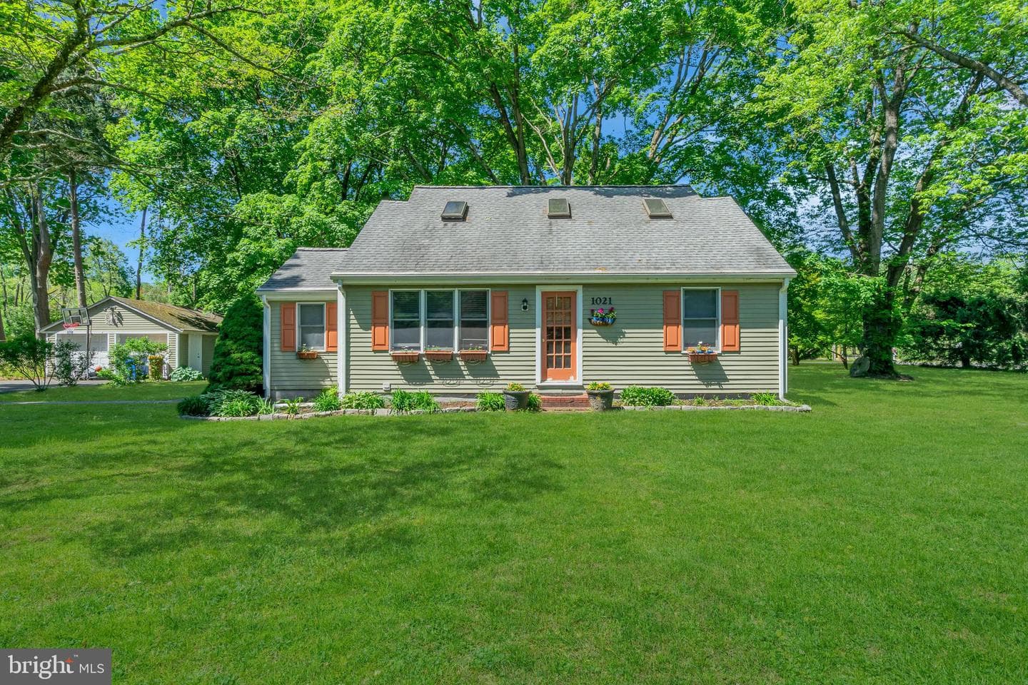 1021 Swayze Avenue photo 4