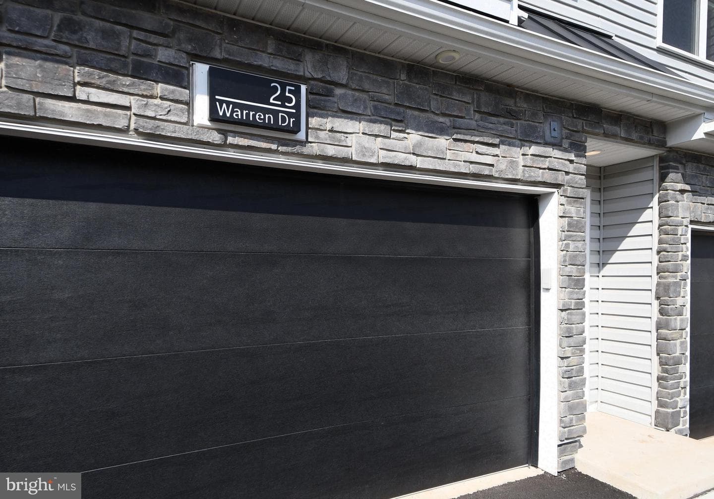25 Warren Drive photo 4