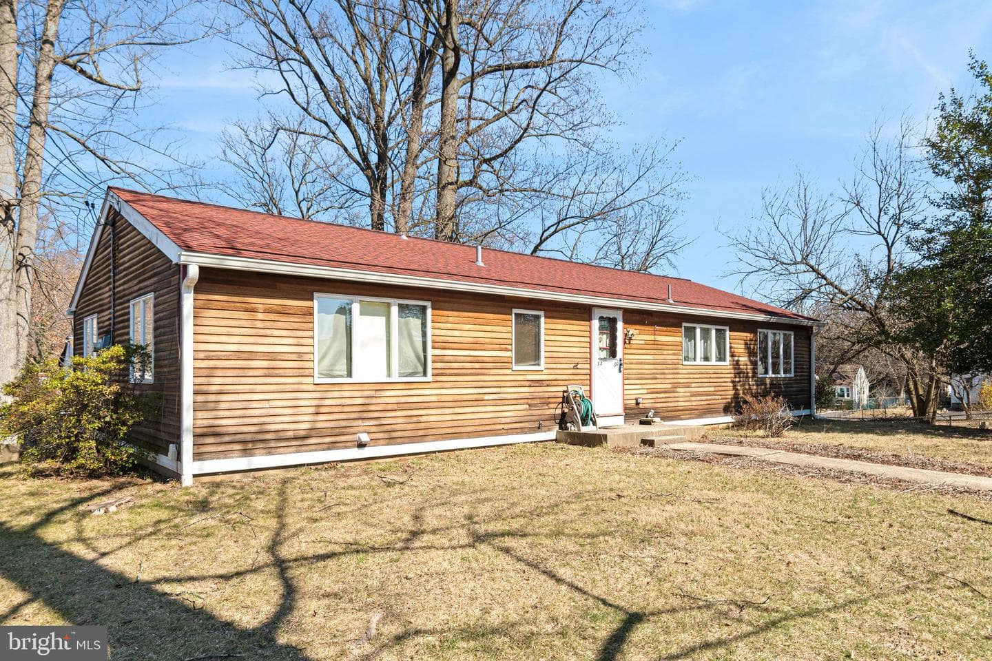 1302 Hilton Avenue photo 3