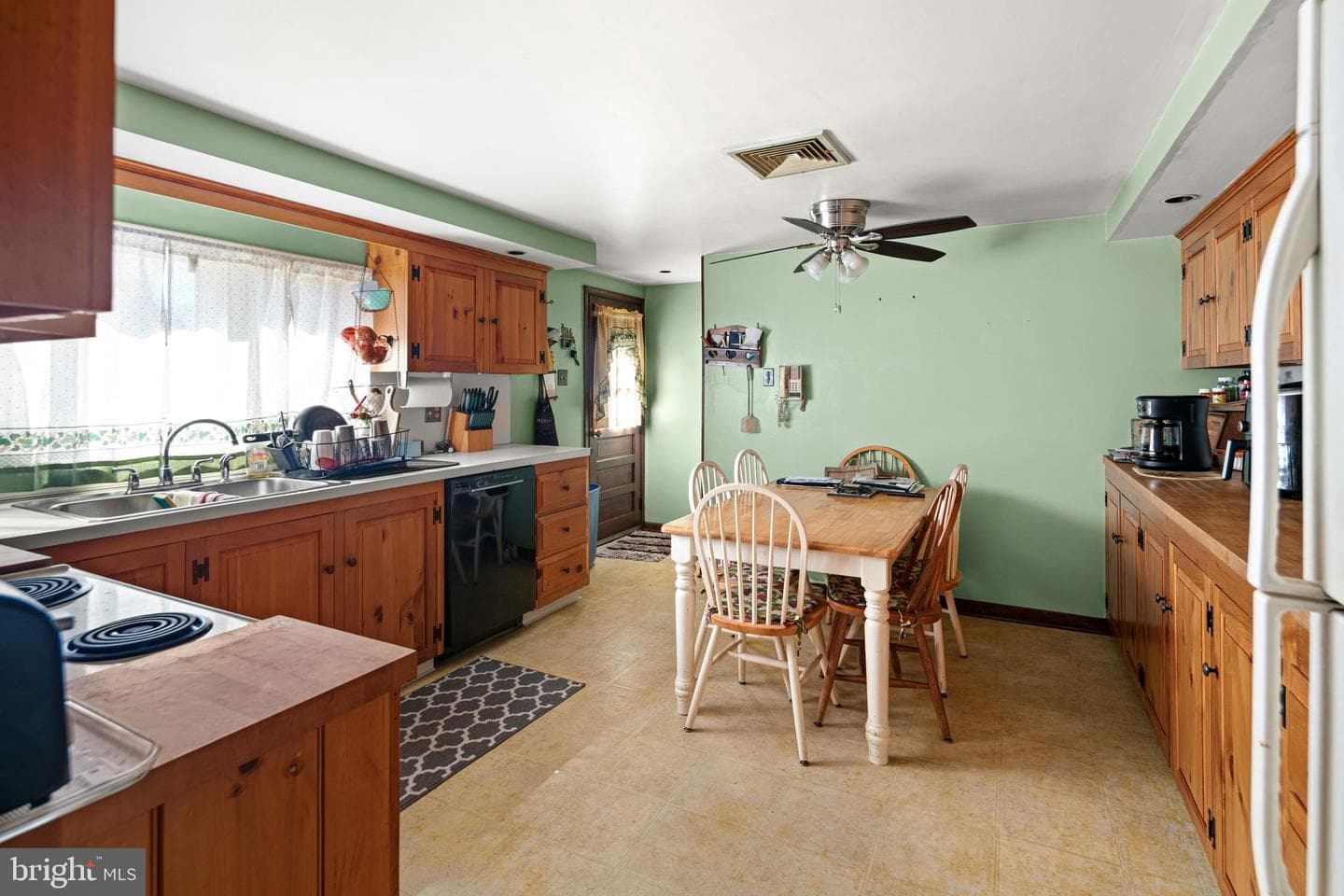 1302 Hilton Avenue photo 7